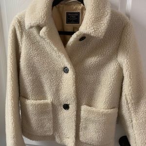 Abercrombie & Fitch Cropped Sherpa Coat